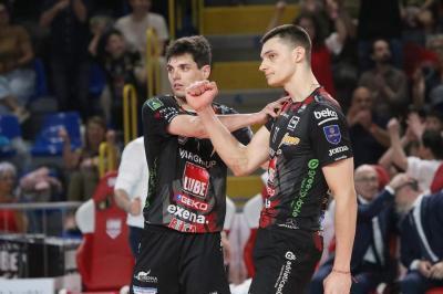 Алекс Николов с 12 точки за 1:1 във финалната серия срещу Тренто