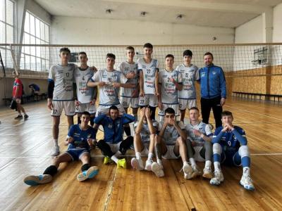 Юношите с 3:0 при визитата на Септември
