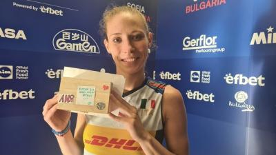 Въздушна целувка от Офелия Малинов за звездите на бъдещето от турнира на „Левски“